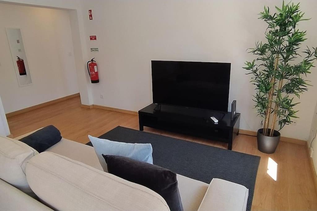 Lisboa/City/Sunny Apar/Metro/Airport/Wifi/Air Cond Екстериор снимка